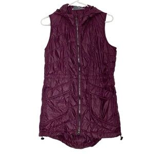 Athleta Uptown Down Quilted Vest Womens Size Small Burgundy Red Hoodie Full Zip